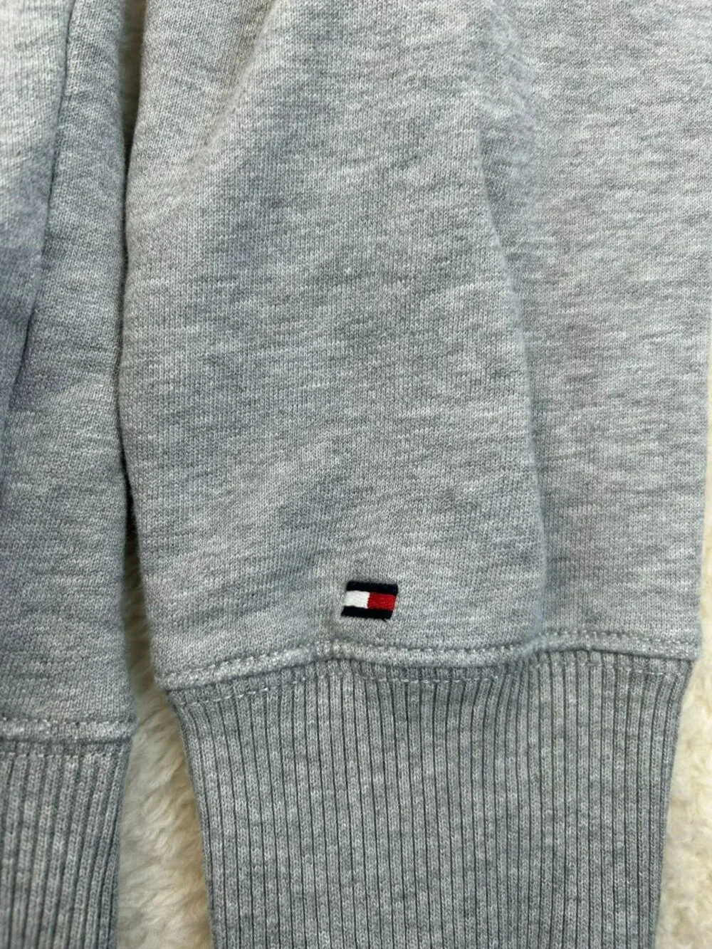 Tommy Hilfiger Mens Hoodie Gray XL Cotton Blend Logo Colorblock Pull-Over Ribbed - Picture 2 of 6